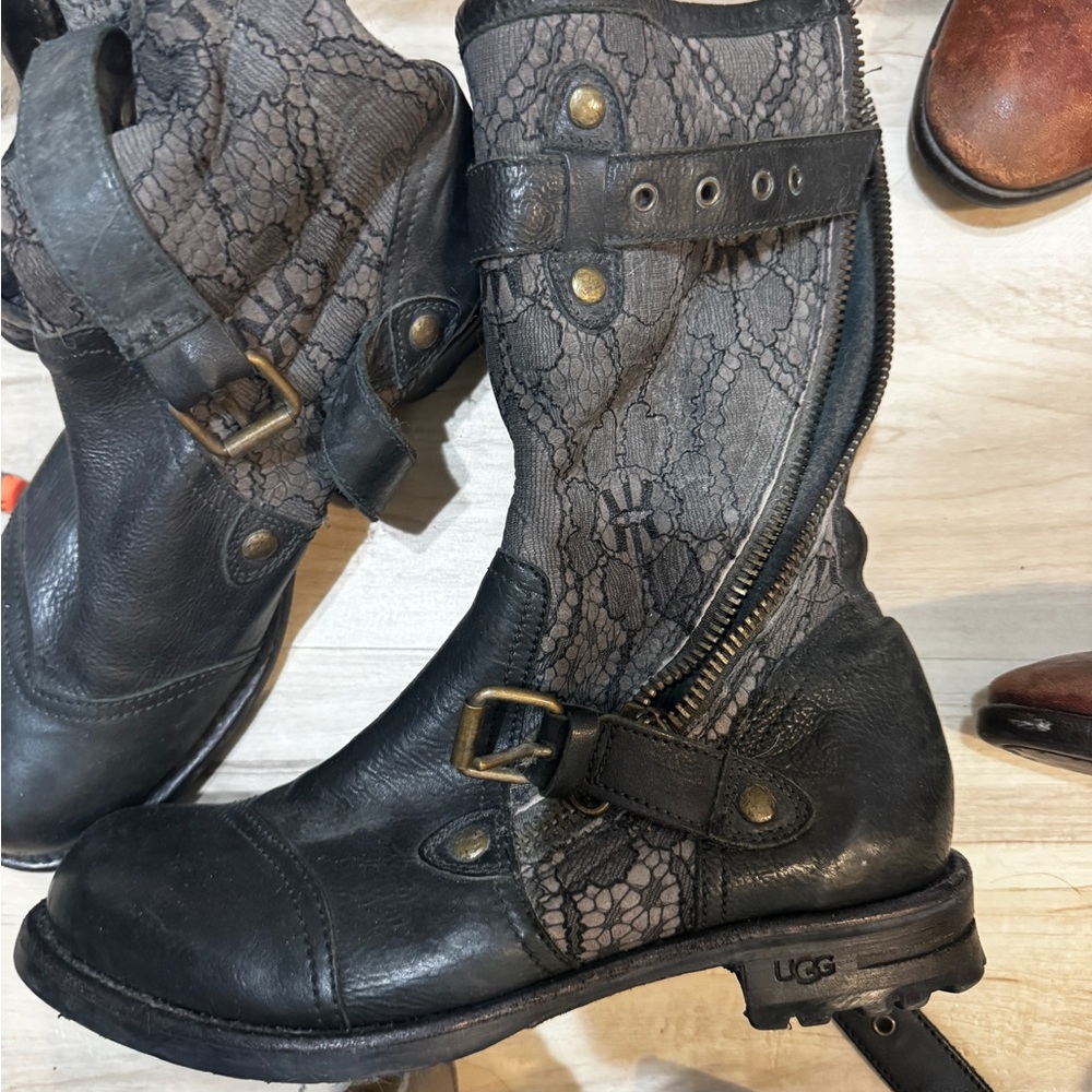 UGG Men’s Black Lace-Panel Zip Combat Boot